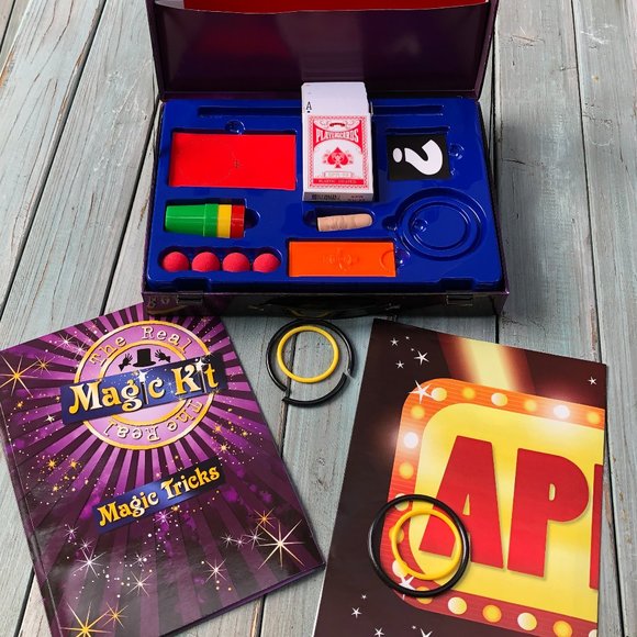 The Real Magic Kit Box of Tricks - Picture 6 of 13